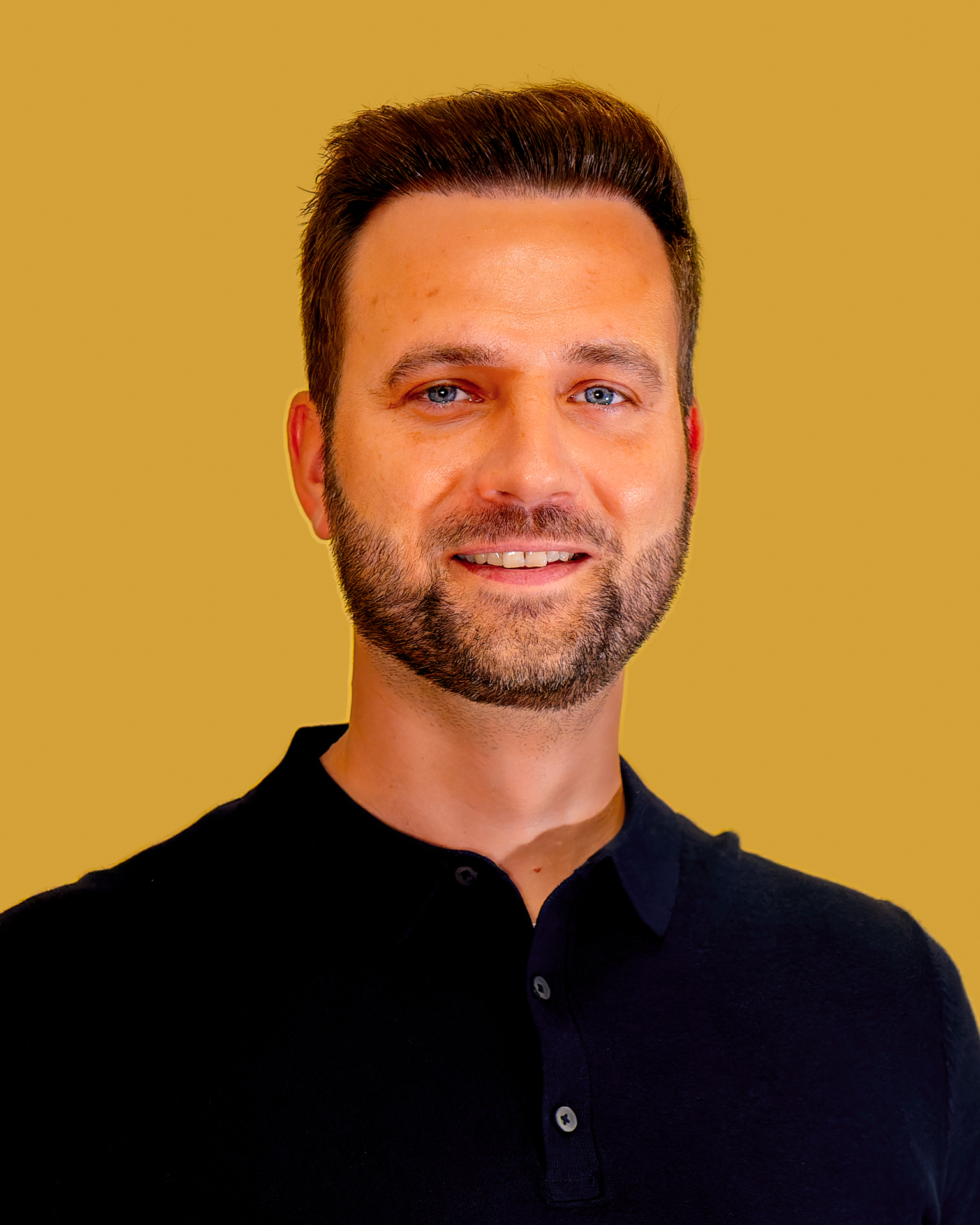 Herr Tobias Schulz
